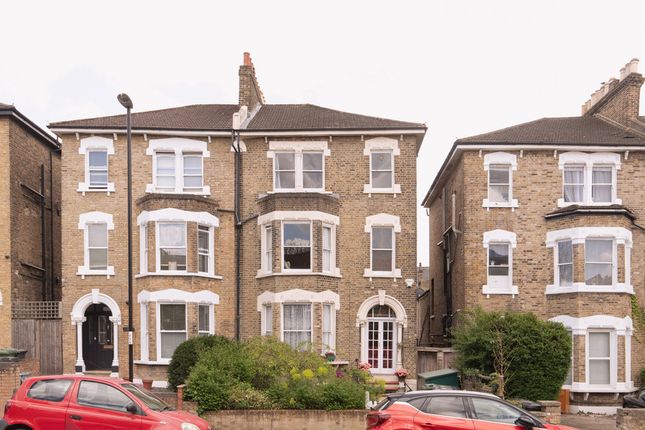 6 bedroom semi-detached house for sale