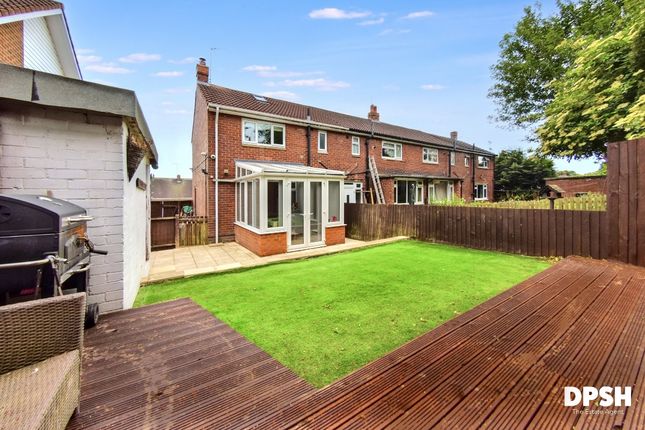 Springbank Road, Gildersome, Leeds 3 bed end of terrace house for sale