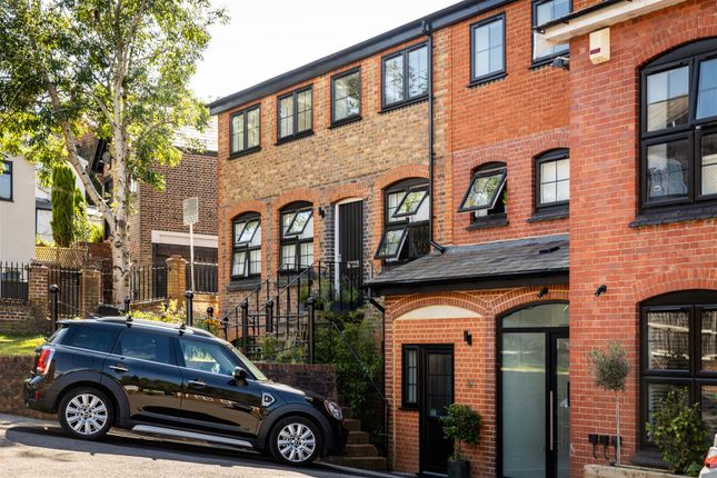 Oakdene Road, Redhill 2 bed flat for sale