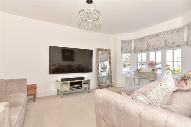 3 bed detached house