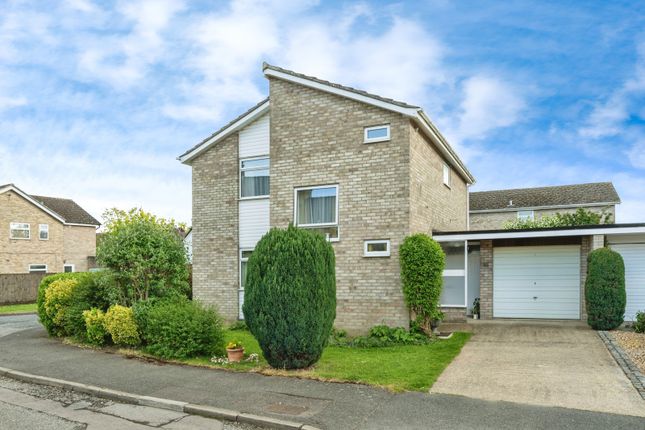 4 bedroom link detached house for sale