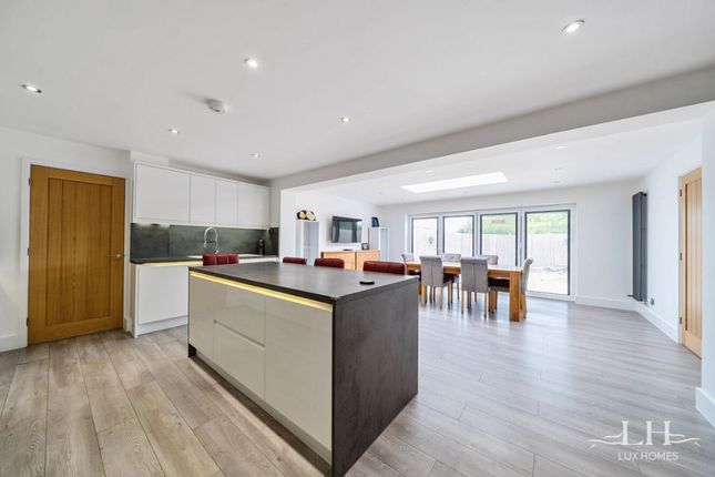 Garland Way, Emerson Park 4 bed detached house for sale