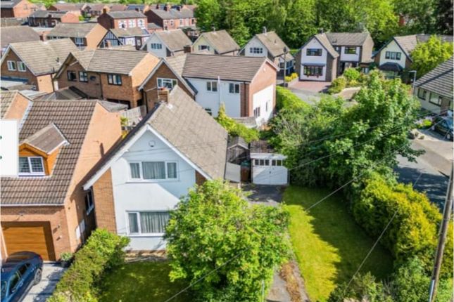 2 bed detached house