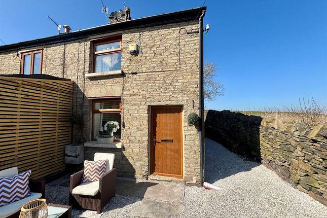 Eaves Knoll, High Peak SK22 2 bed end of terrace house for sale