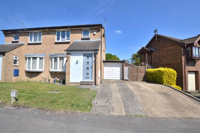 Wantage Road, College Town GU47 3 bed semi