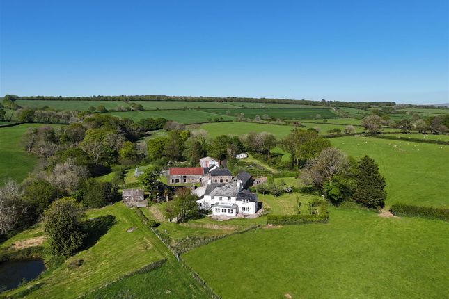 6 bedroom country house for sale