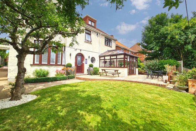8 bed detached house