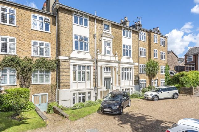 Dartmouth Road, Sydenham, London, SE26 4 bed flat for sale