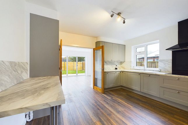 Chesterfield S42 2 bed detached bungalow for sale