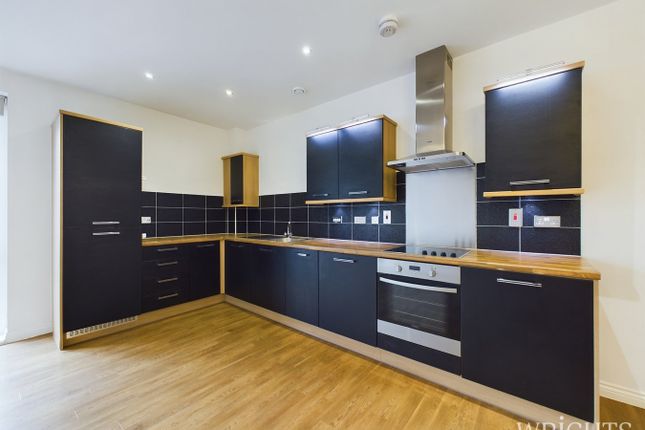 Salvisberg Court, WELWYN GARDEN CITY... 2 bed apartment for sale