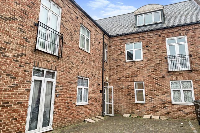 2 bedroom ground floor flat for sale