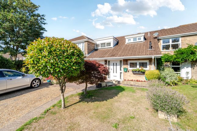 Oxleys Close, Hampshire PO14 3 bed terraced house for sale