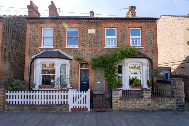 Mill Plat Avenue, Isleworth, TW7 3 bed end of terrace house for sale