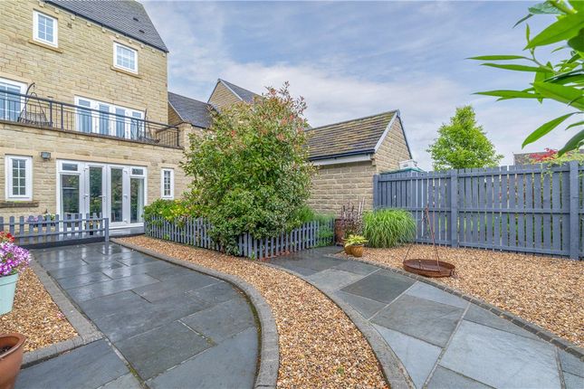 Mill Way, Otley, West Yorkshire, LS21 4 bed detached house for sale