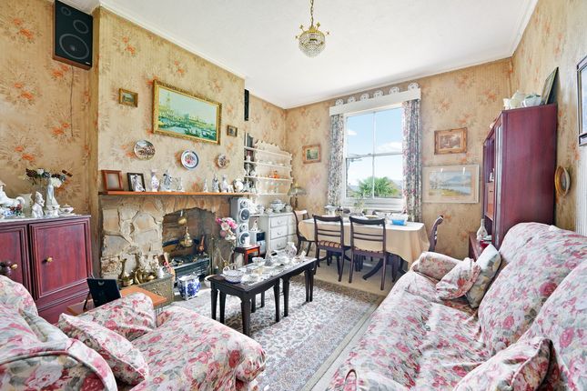 Disraeli Road, London, SW15 1 bed apartment for sale