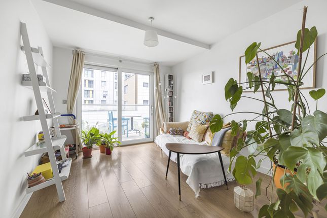 Barge Walk, London, SE10 2 bed apartment for sale