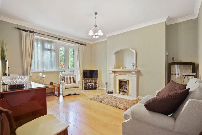 New North Road, Shoreditch, N1 2 bed flat for sale