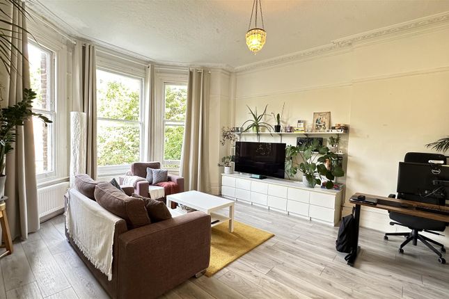 Compayne Gardens, South Hampstead NW6 1 bed flat for sale