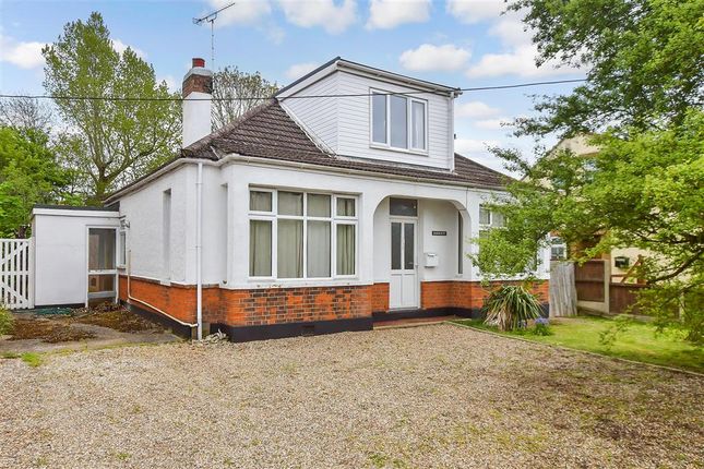 Oak Avenue, Crays Hill, Billericay... 4 bed chalet for sale