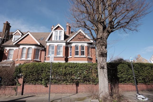 6 bedroom flat for sale