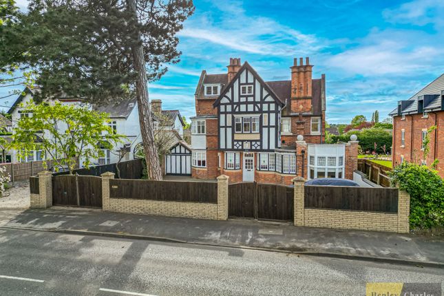 7 bed detached house