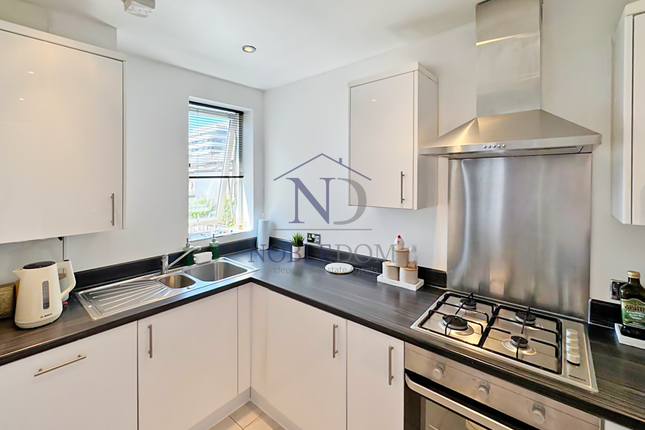 Hounslow, TW3 1 bed flat for sale