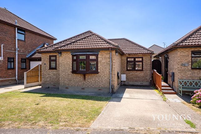 Beecroft Crescent, Canvey Island, SS8 2 bed detached bungalow for sale