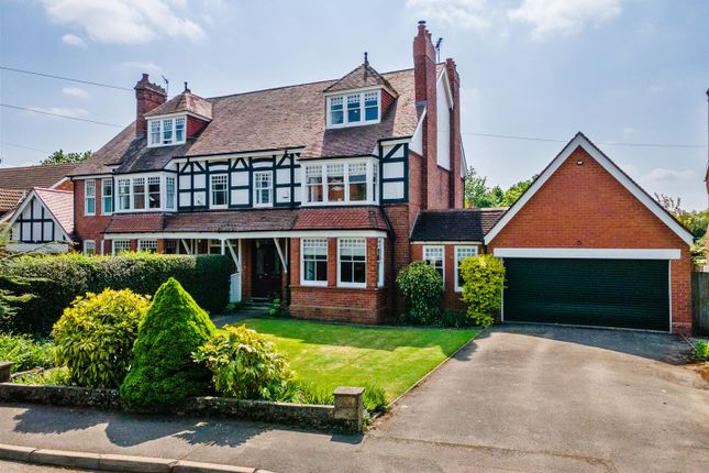 5 bedroom semi-detached house for sale