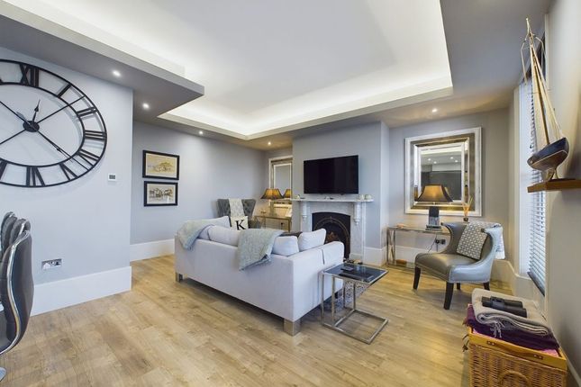 Flat 2, 2 Royal Crescent, Whitby 2 bed apartment for sale