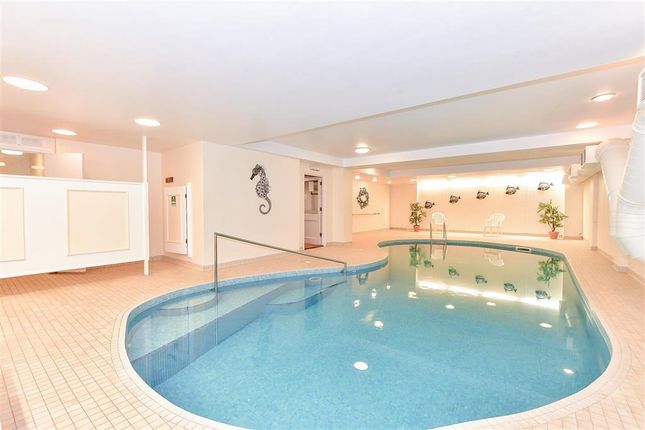 Batts Hill, Reigate, Surrey 3 bed apartment for sale