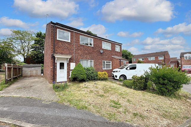 Curtis Avenue, Abingdon OX14 3 bed semi