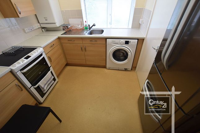 Purbrook Close, SOUTHAMPTON SO16 3 bed flat for sale