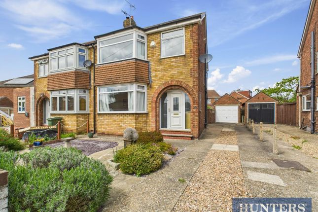 Woodhall Drive, Beverley, HU17 7JF 3 bed semi