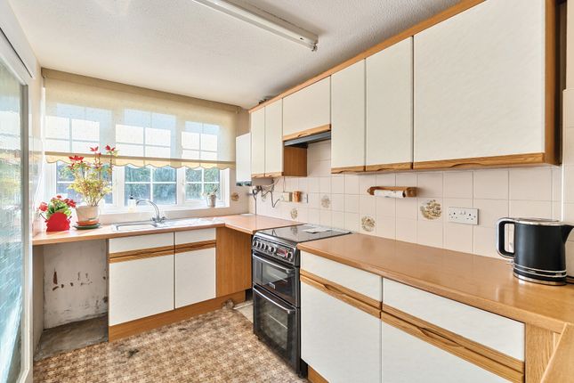 Chartwell Place, Sutton SM3 3 bed semi
