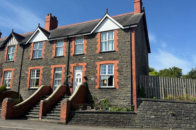 5 bedroom end of terrace house for sale