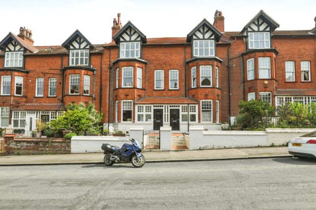 West Street, Scarborough YO11 5 bed terraced house for sale