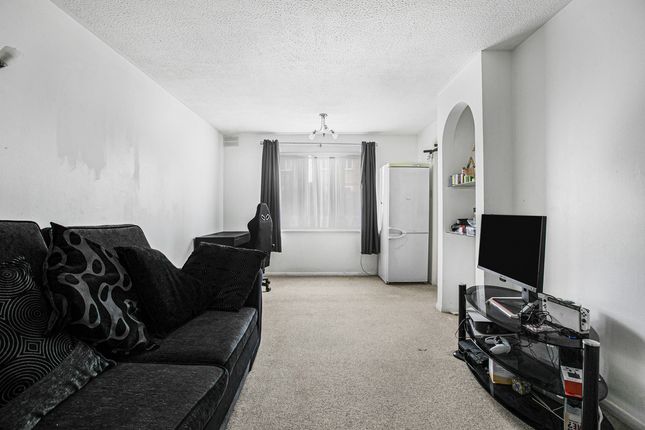 Hardcastle Close, Croydon, CR0 2 bed apartment for sale