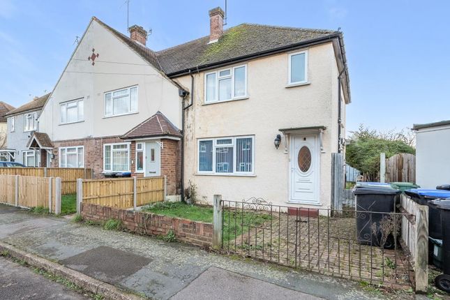 Kingfield,  Woking,  Surrey,  GU22 3 bed semi