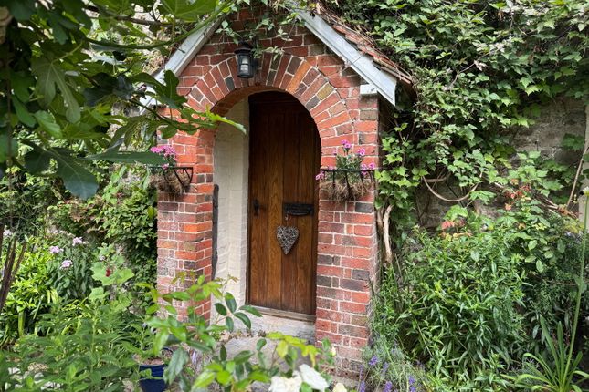 Church Street, Warminster BA12 3 bed semi