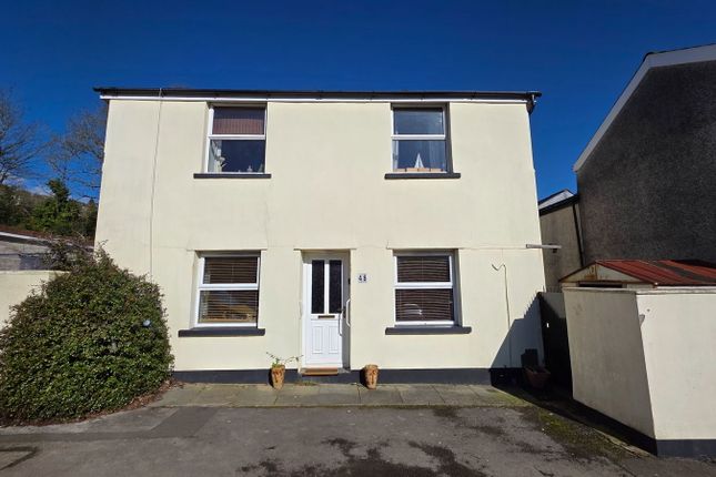 High Street, Pontypool NP4 3 bed detached house for sale