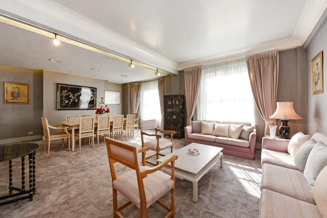 3 bedroom flat for sale