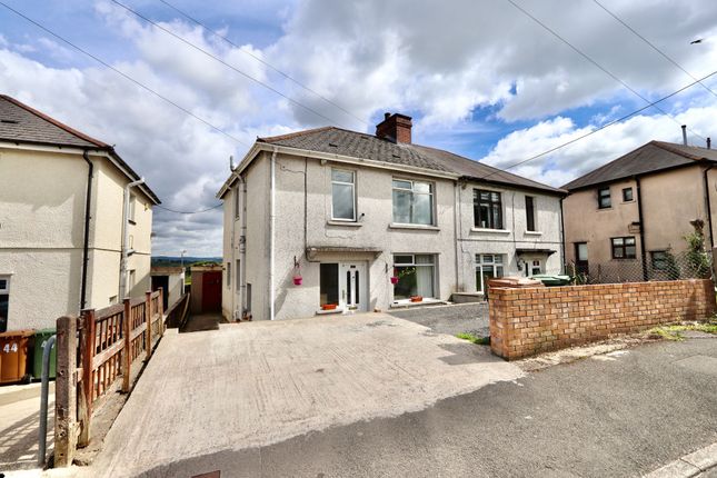 Heolddu Crescent, Bargoed, CF81 3 bed semi