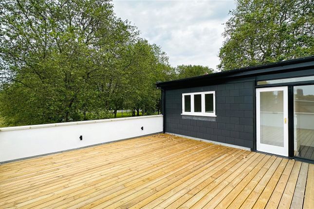 5 bedroom end of terrace house for sale
