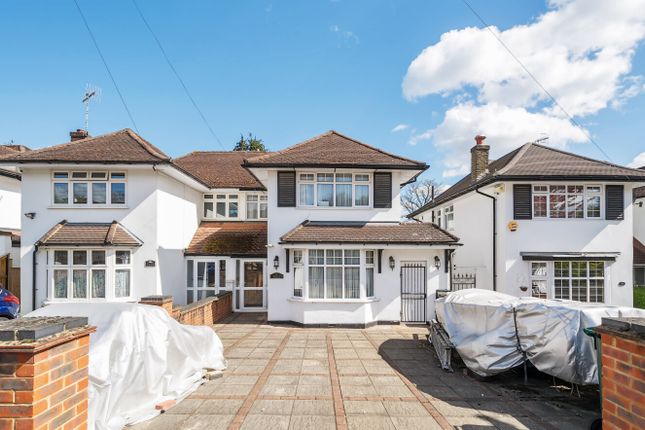 Raglan Gardens, Watford WD19 4LJ 3 bed semi