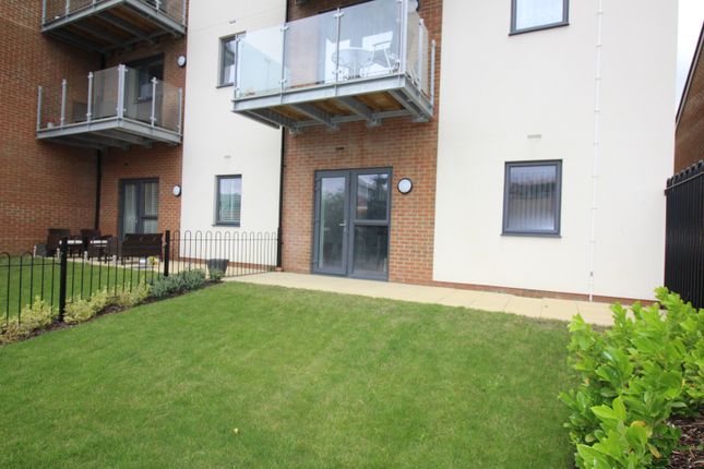 Manor Way, Borehamwood WD6 1 bed flat for sale
