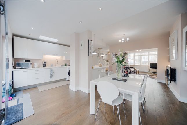 Evesham Road, London, N11 3 bed end of terrace house for sale