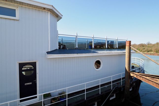 Vicarage Lane, Rochester, ME3 5 bed houseboat for sale