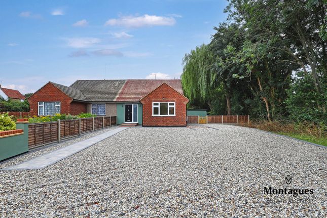 Middle Street, Nazeing, EN9 2 bed bungalow for sale
