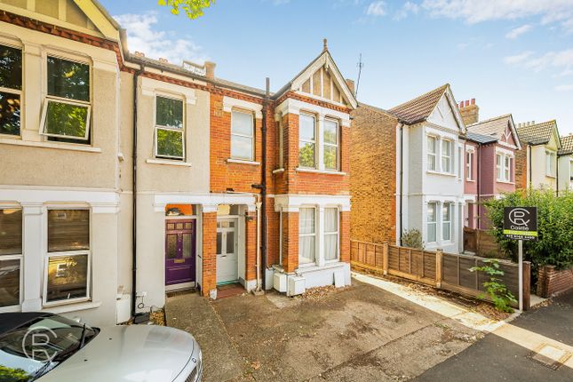 Greenford Avenue, London, W7 2 bed flat for sale
