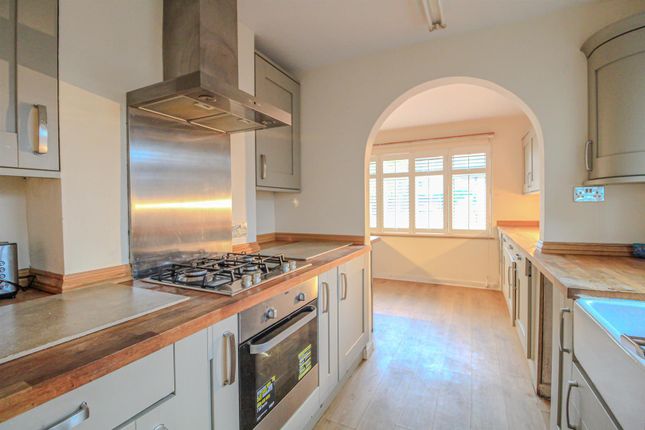 Carnarvon Grove, Carlton, Nottingham 3 bed detached bungalow for sale